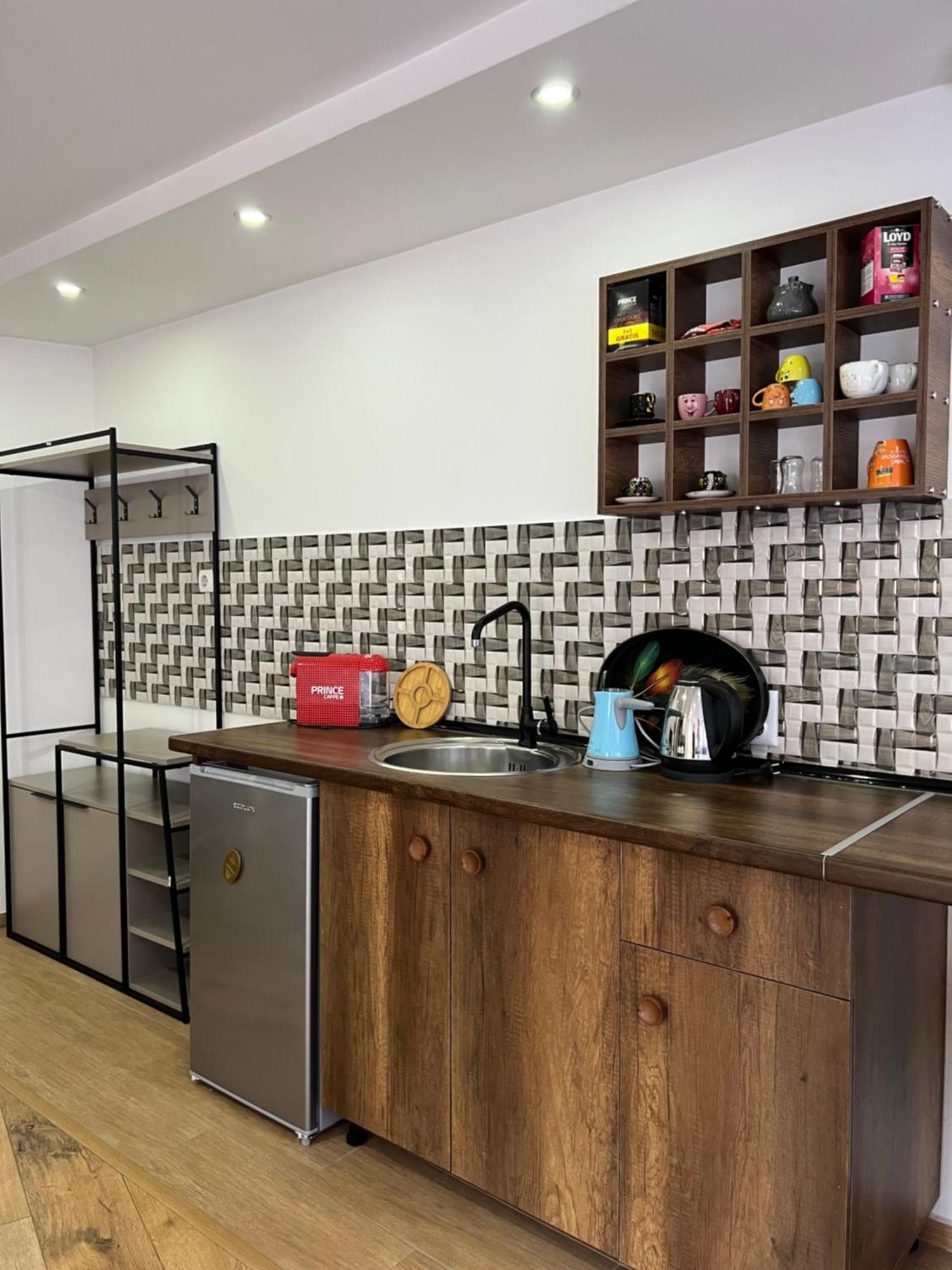 Zani Boutique Hotel Призрен Экстерьер фото